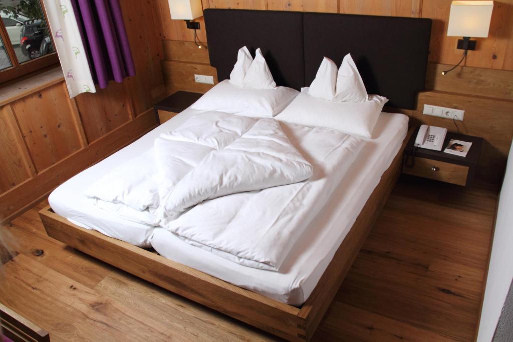 Hotel Kirchenwirt Kirchberg in Tirol Habitación foto