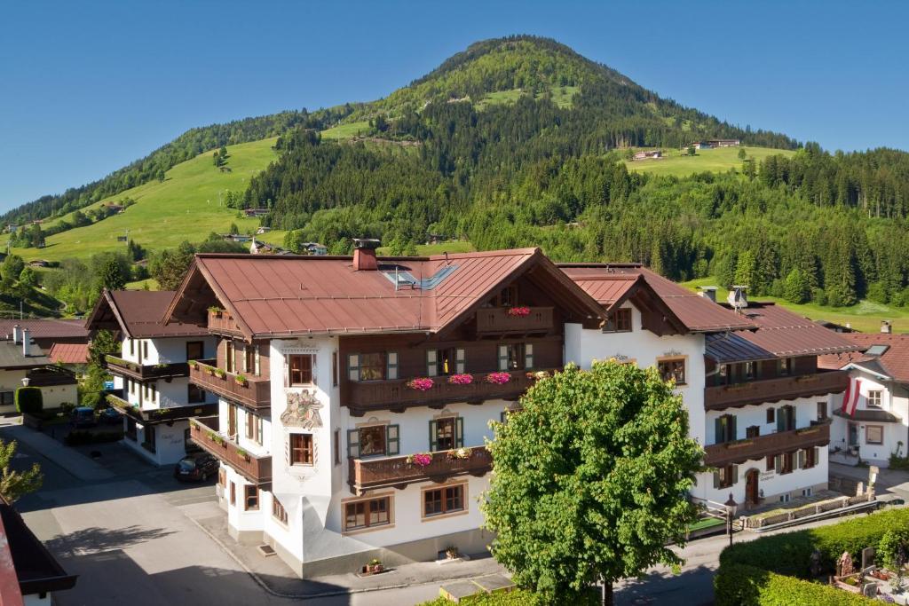 Hotel Kirchenwirt Kirchberg in Tirol Exterior foto